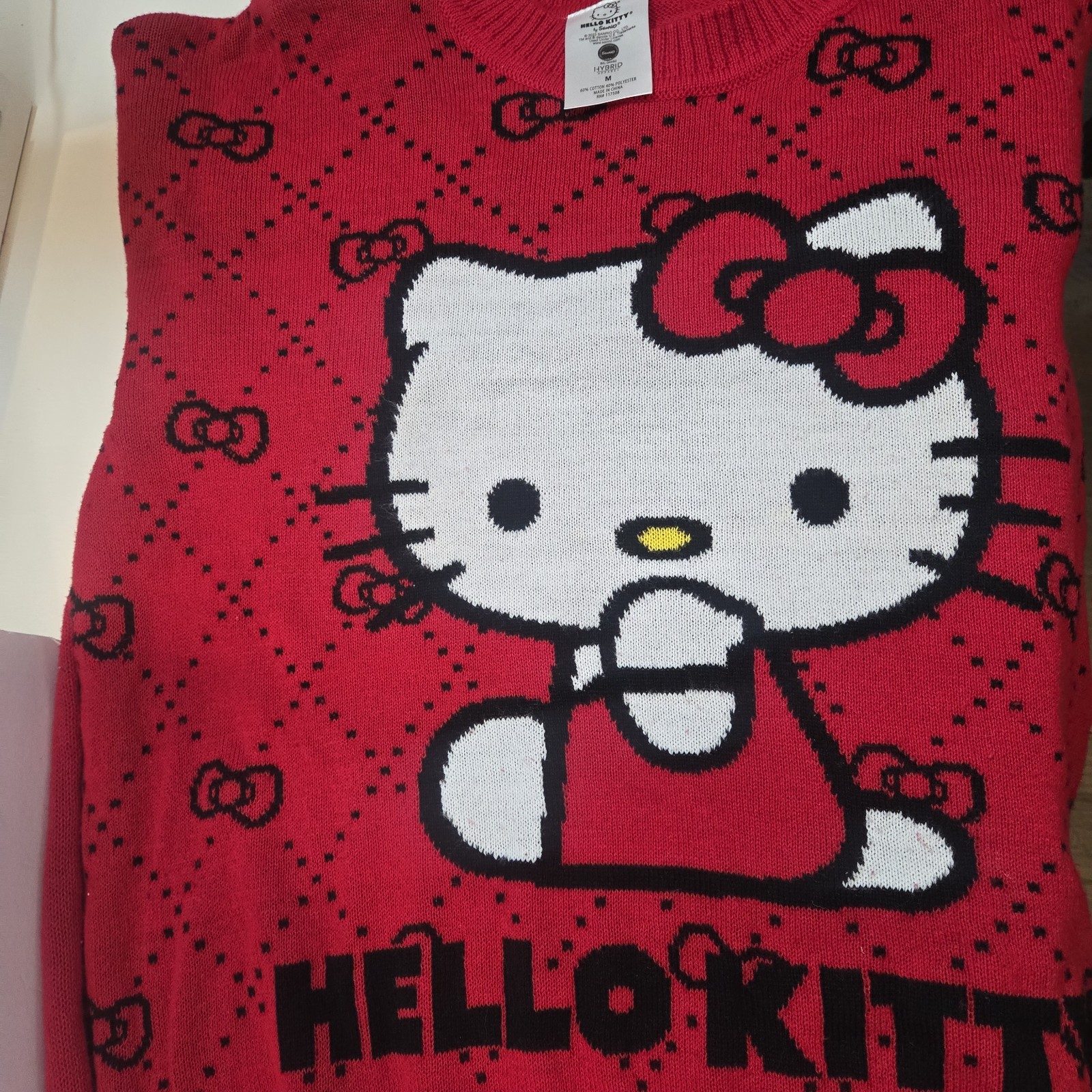 img_1771385430724_1-1.jpeg Sanrio Hello Kitty Sweater Womens M Red,Bow Pattern - Image 2