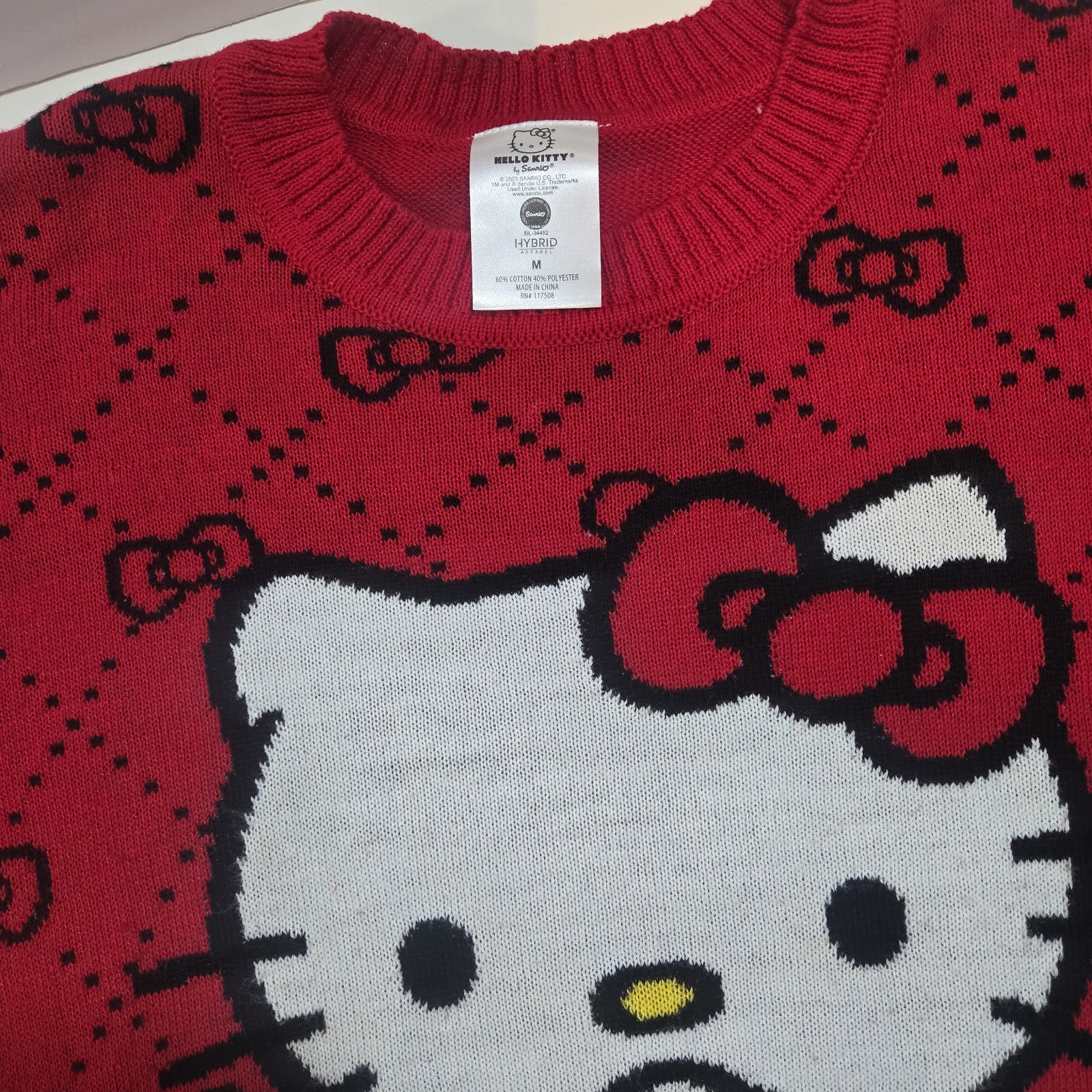 img_1771385437703_5-1.jpeg Sanrio Hello Kitty Sweater Womens M Red,Bow Pattern - Image 6