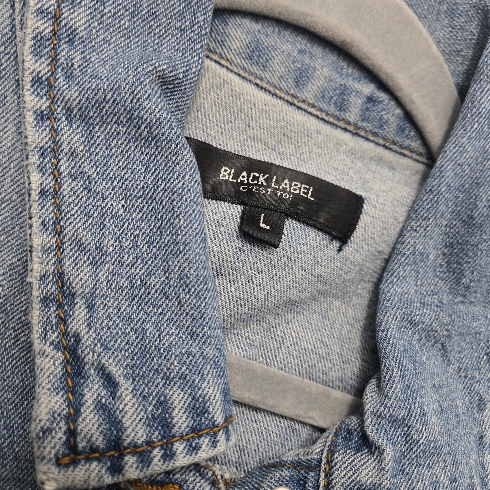 img_1771385471567_5-1.jpeg Black Label Distressed Denim Jacket Light Blue Wash Casual Streetwear Size L - Image 6