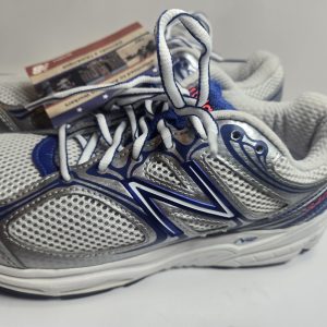 NEW BALANCE WOMENS ATHLETIC RUNNING SHOE  SIZE 6.5 WHITE BRAND NEW