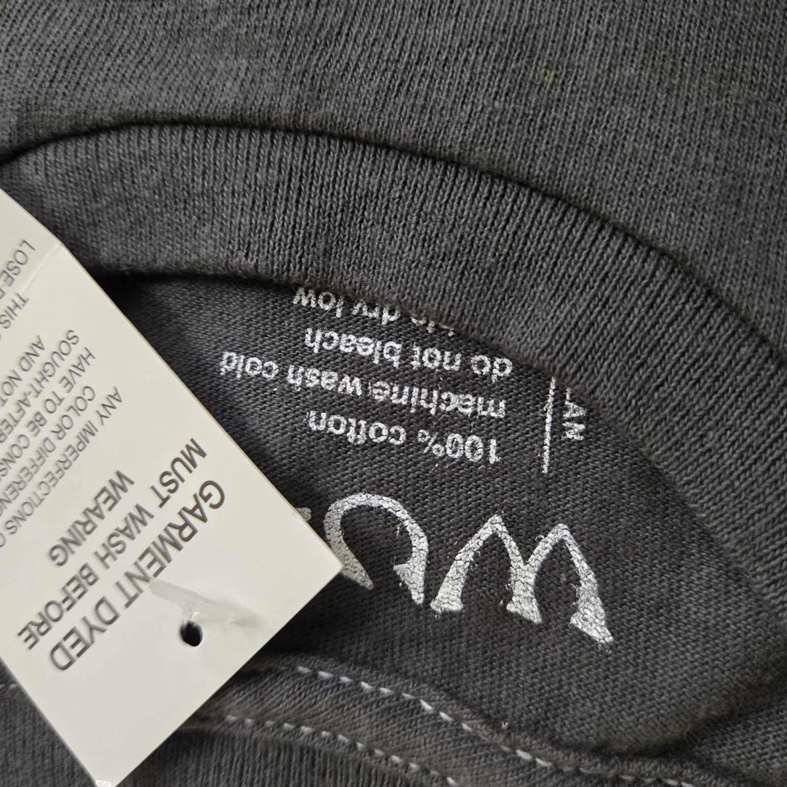 img_1771451532644_1-1.jpeg Wu-Tang Clan Killa Bees graphic T-shirt Black Men’s Size X Small - Image 2