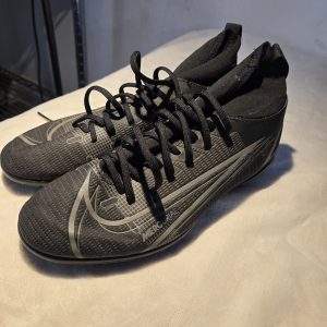 Nike Vapor Club 14 FG/MG Soccer Cleats Mens Size 6y Black/Grey CU5692-004