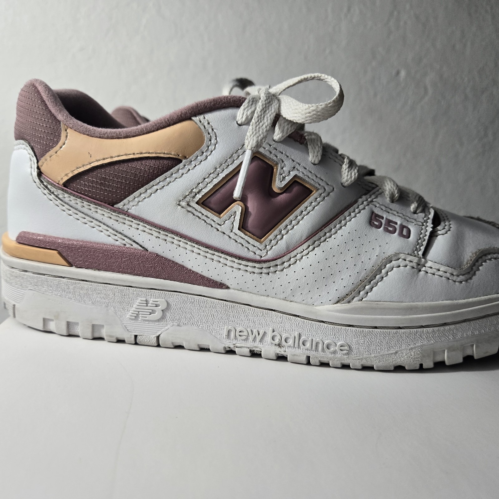 img_1771527852936_1-1.jpeg New Balance Women's 550 U.S. Size 9 - Image 2