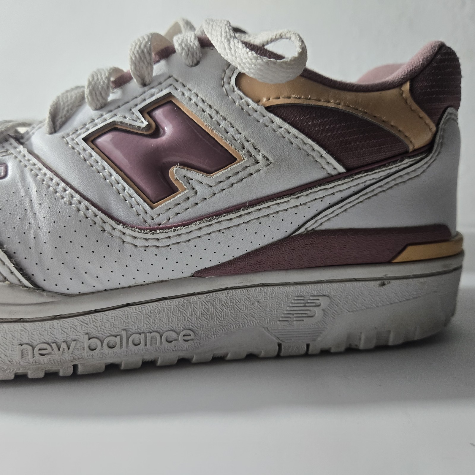 img_1771527854691_2-1.jpeg New Balance Women's 550 U.S. Size 9 - Image 3