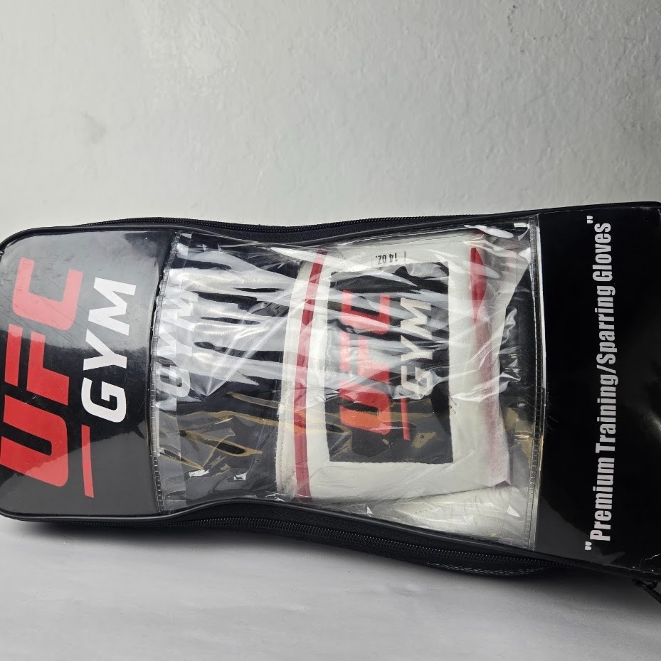 img_1771527942782_3-1.jpeg UFC Gym Unisex 14 OZ Premium Training Sparring Gloves Black Brand New - Image 4