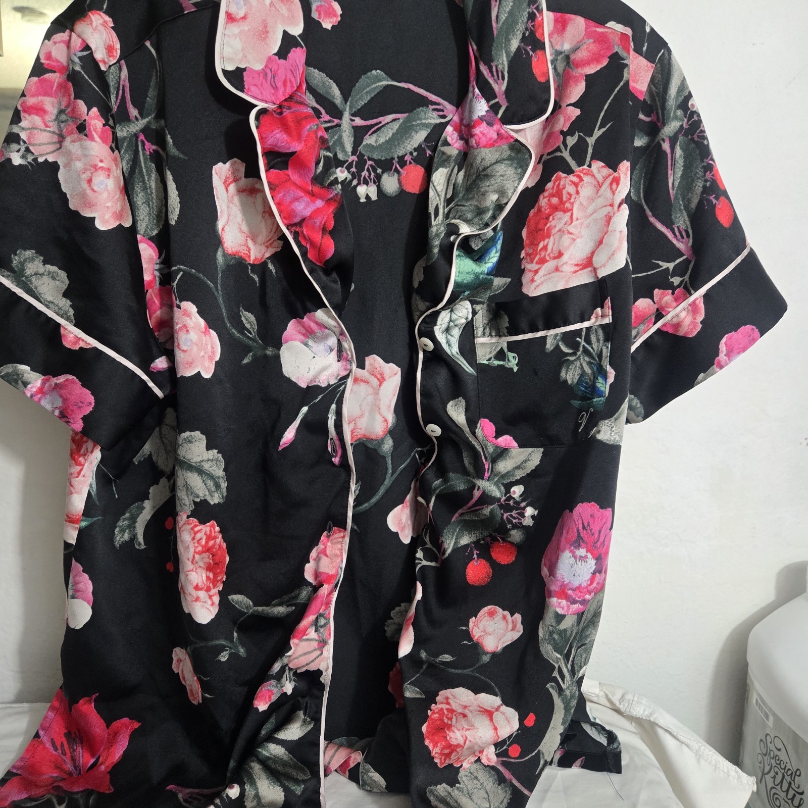 img_1771528752643_0-1.jpeg Women's Size S Victoria Secret Button Up Pajama Top