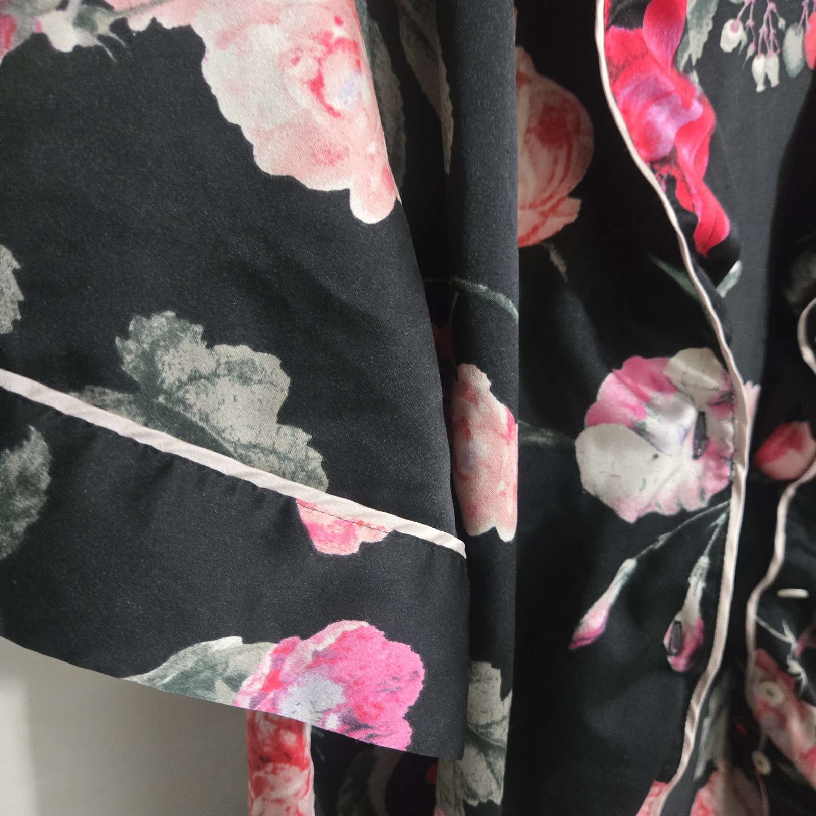 img_1771528756412_2-1.jpeg Women's Size S Victoria Secret Button Up Pajama Top - Image 3