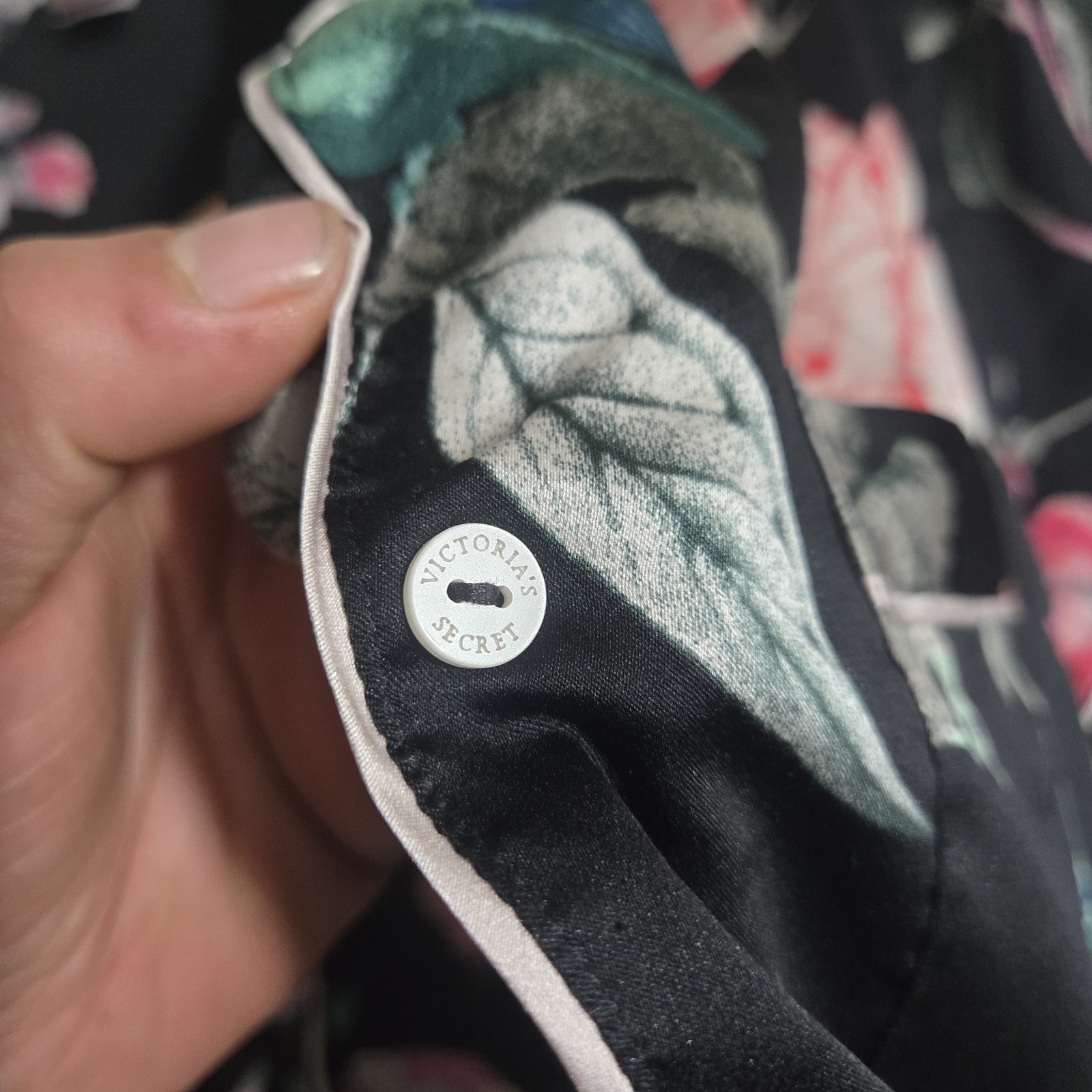 img_1771528758302_3-1.jpeg Women's Size S Victoria Secret Button Up Pajama Top - Image 4