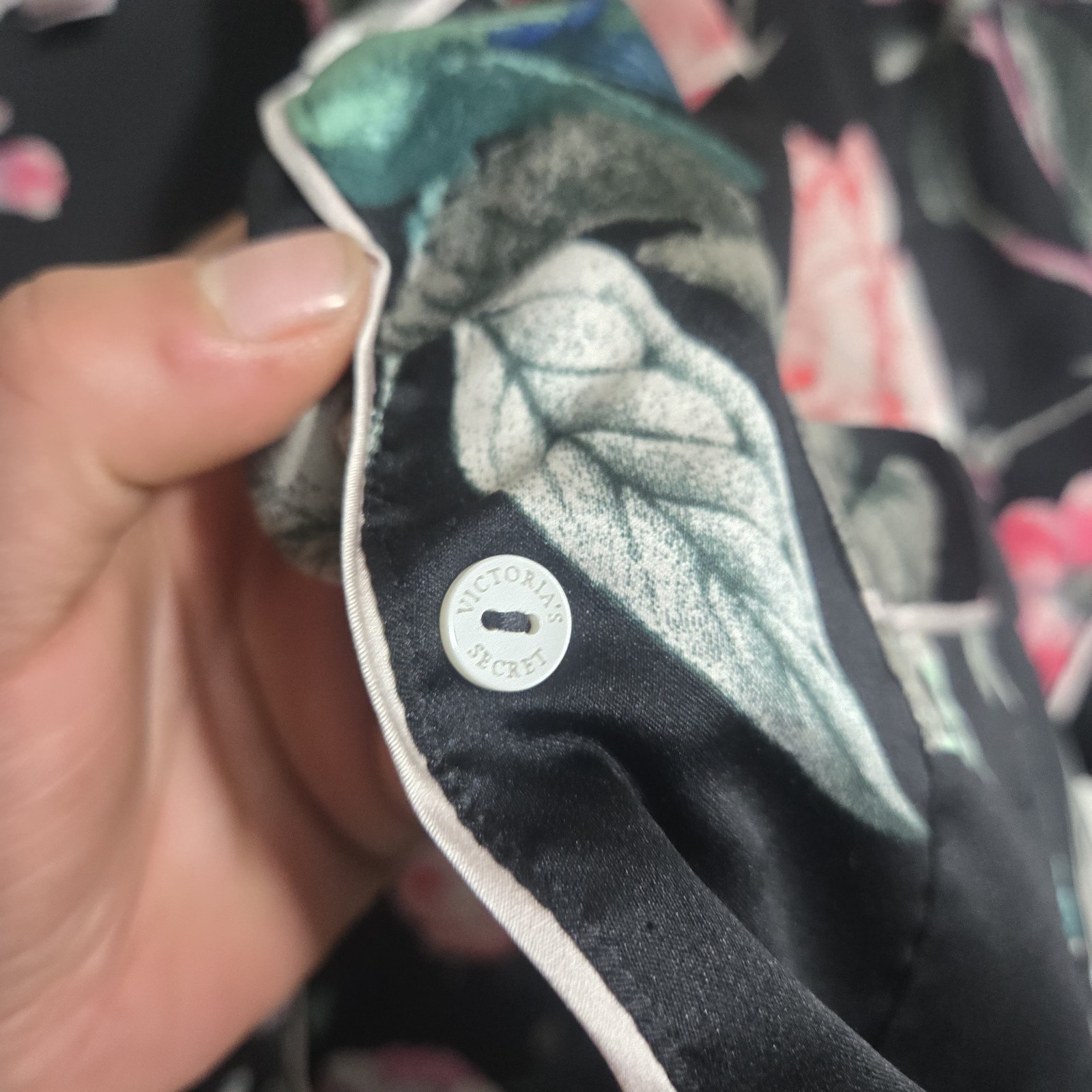 img_1771528759690_4-1.jpeg Women's Size S Victoria Secret Button Up Pajama Top - Image 5