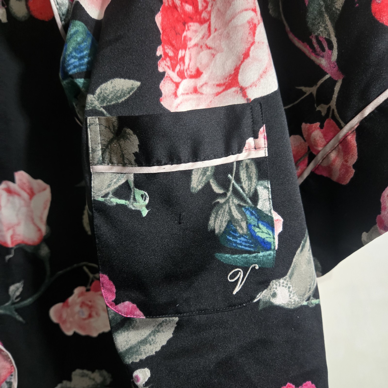 img_1771528761466_5-1.jpeg Women's Size S Victoria Secret Button Up Pajama Top - Image 6