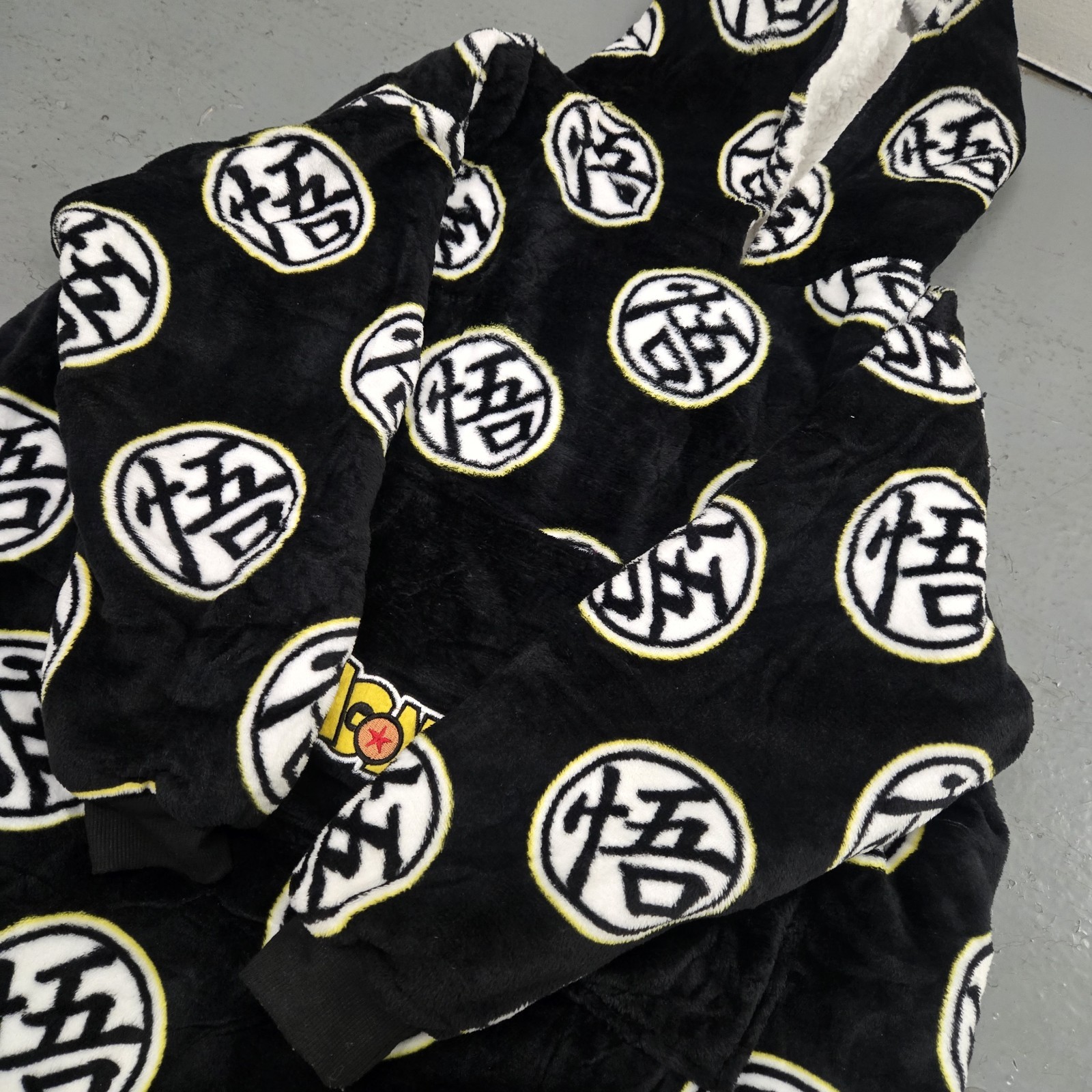 img_1771622559396_4-1.jpeg Dragon Ball Z Blanket Hoodie - Image 5